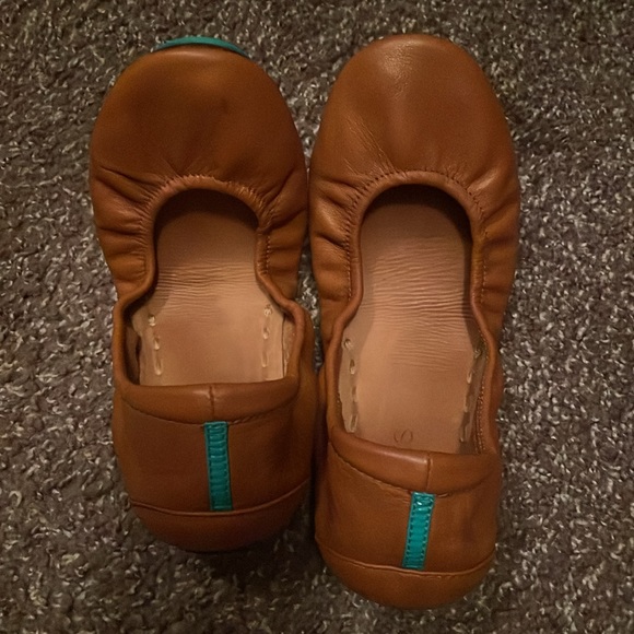 Tan Tieks size 8 - Picture 2 of 5